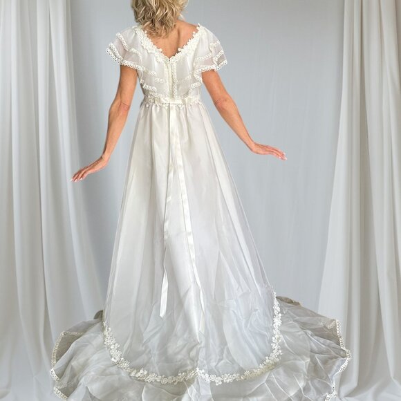 Vintage Wedding Dress - Picture 5 of 15